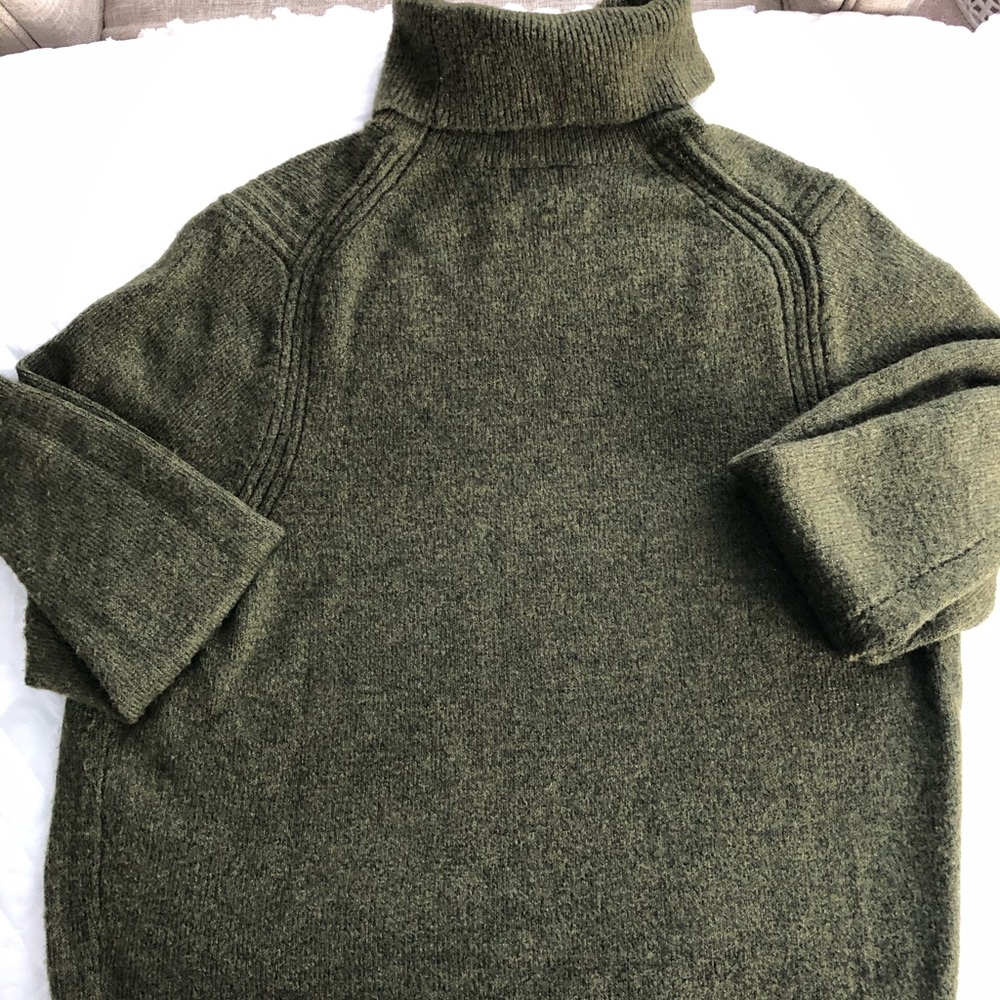 Ladies sweater